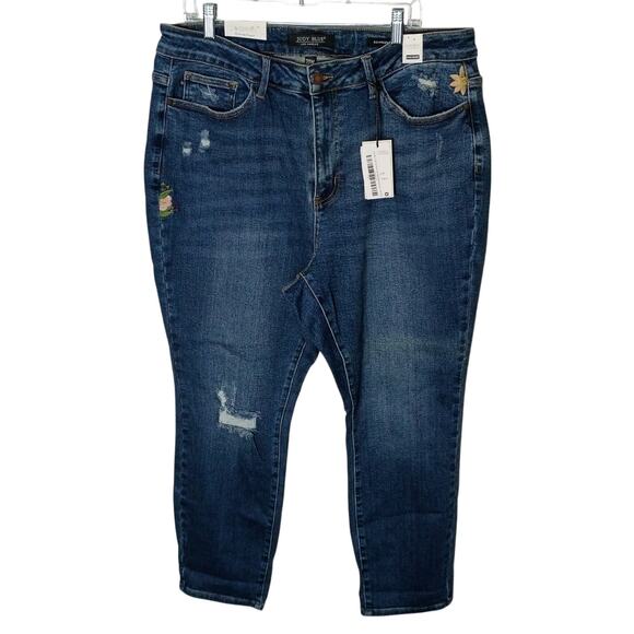 Judy Blue 20W Medium Wash Floral Embroidered "Boyfriend Fit" Denim Jeans NWT - Picture 1 of 14
